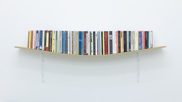 Bookshelf-print media centr
